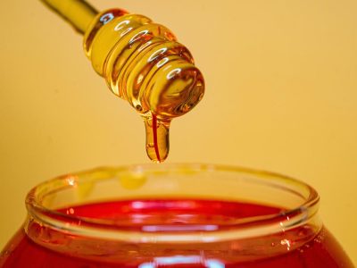 Чем полезна вода с мёдом на ночь?