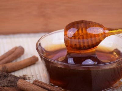 Какие болезни лечит мед?